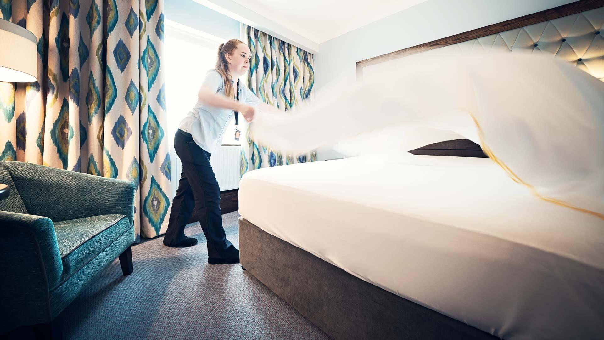 Cavan Crystal Hotel エクステリア 写真