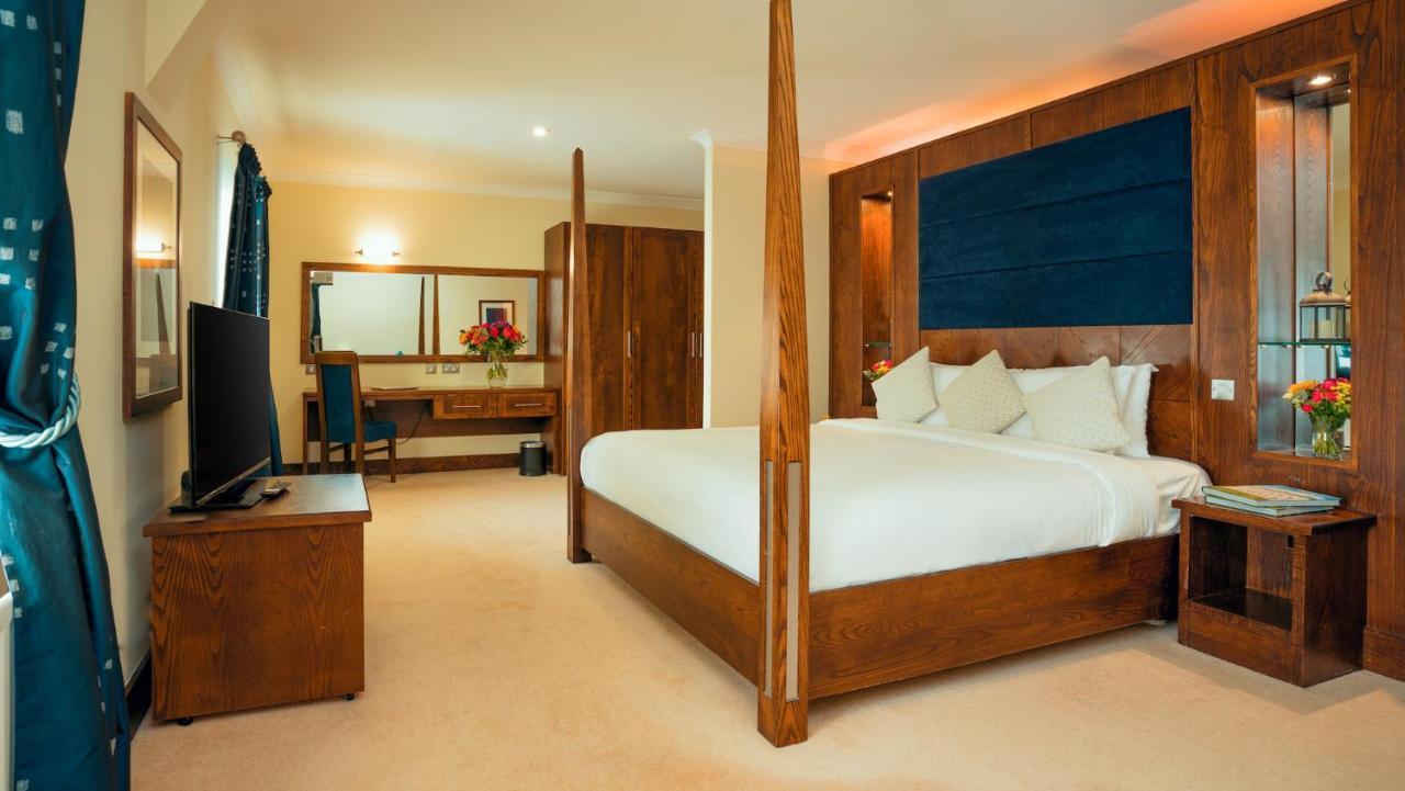 Cavan Crystal Hotel エクステリア 写真