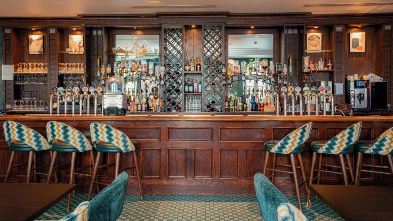 Cavan Crystal Hotel エクステリア 写真