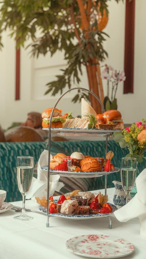 Cavan Crystal Hotel エクステリア 写真