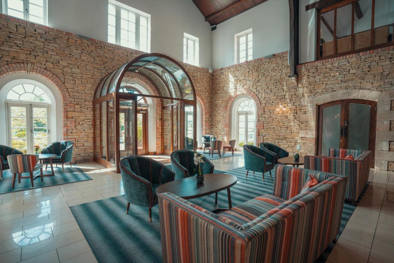 Cavan Crystal Hotel エクステリア 写真