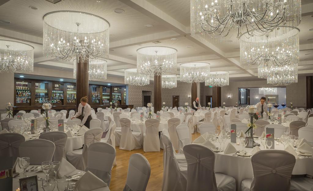 Cavan Crystal Hotel エクステリア 写真