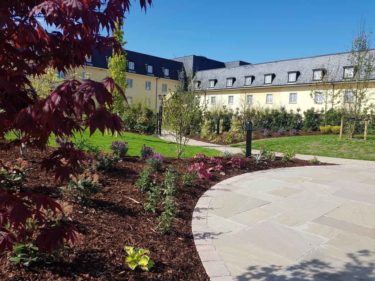Cavan Crystal Hotel エクステリア 写真